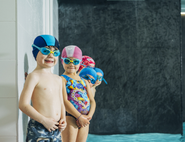 clases natación grupo delfines (5 años en adelante)